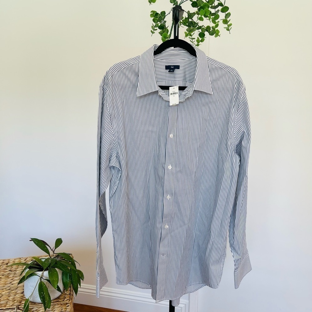 NWT Gap men’s dress shirt 100% cotton